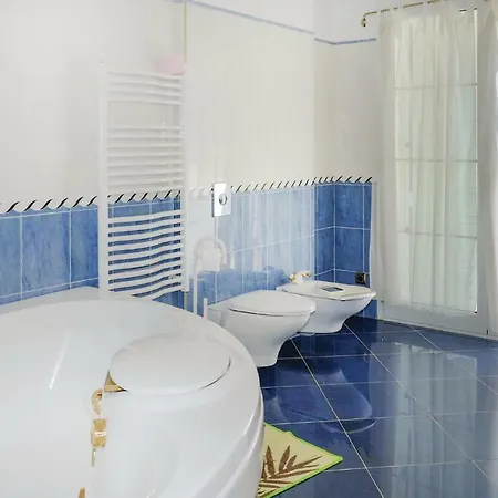 Ferienhaus Three-bedroom Holiday In Porticcio *